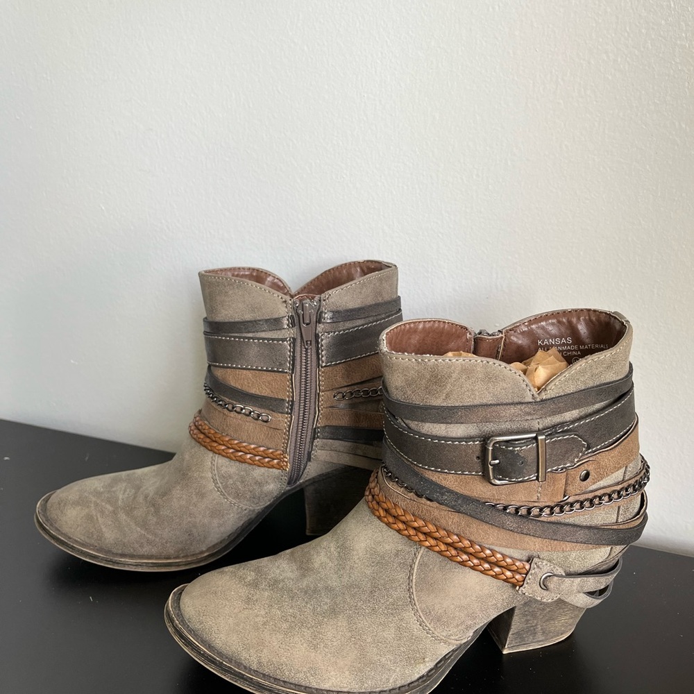 Bootie from Buckle, E sole